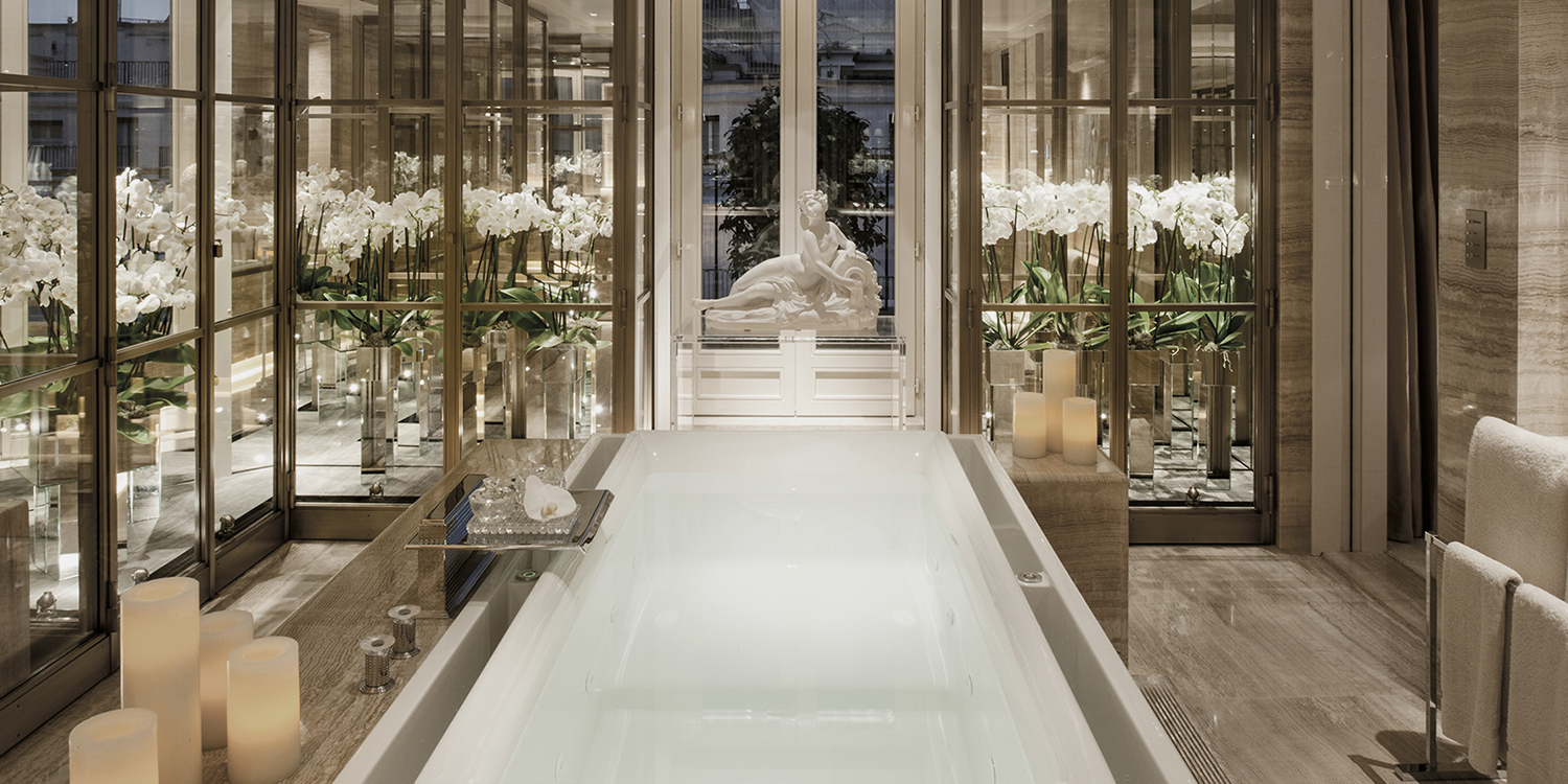 FOUR SEASONS PRIVATE RESIDENCES - Penthouse B - First Class Homes